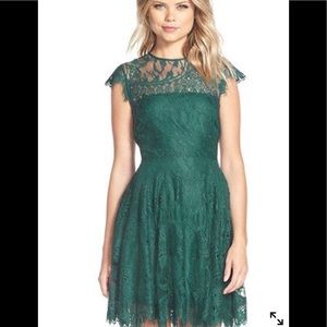 NWOT BB Dakota Lace Overlay Dress Size 2